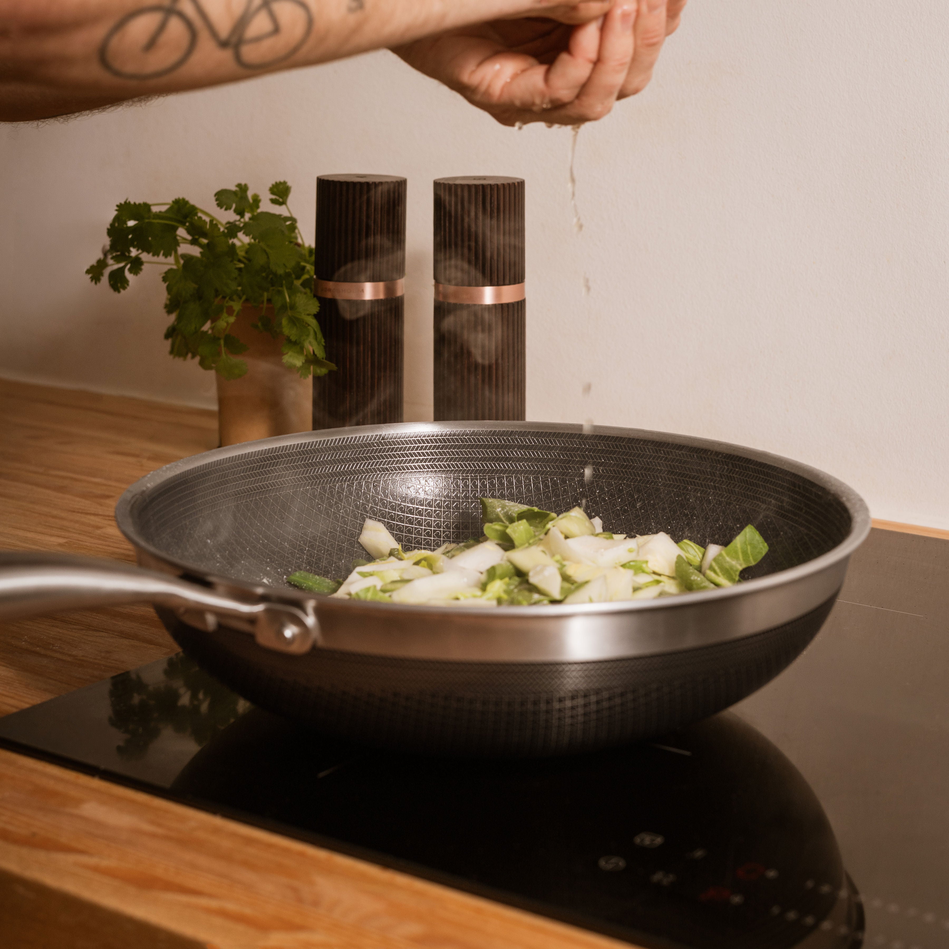 Wok + fuldt pandesæt (4 pander)